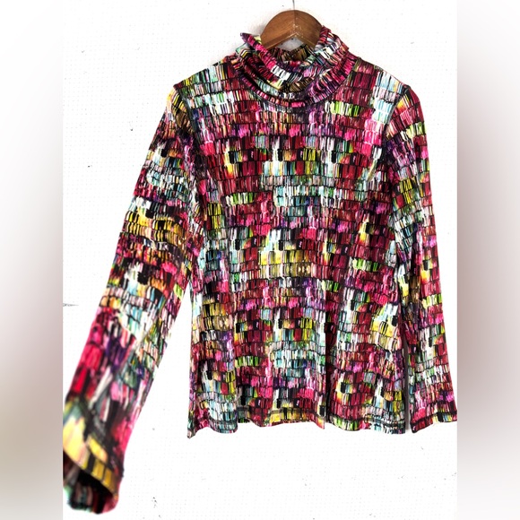 Snoskins Tops - Snoskins L Classic Turtleneck Colorful Abstract Ski Layer Top